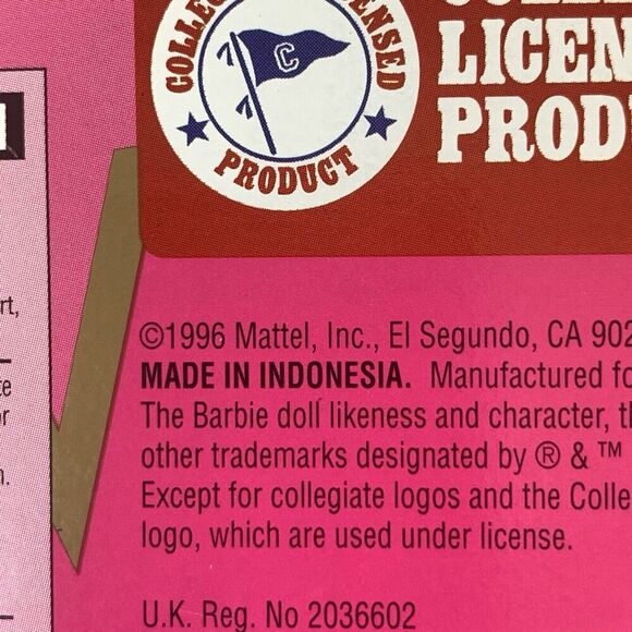 University Barbie Iowa Hawkeyes Special Edition 1996 NEW Mattel 20367 - Picture 9 of 12